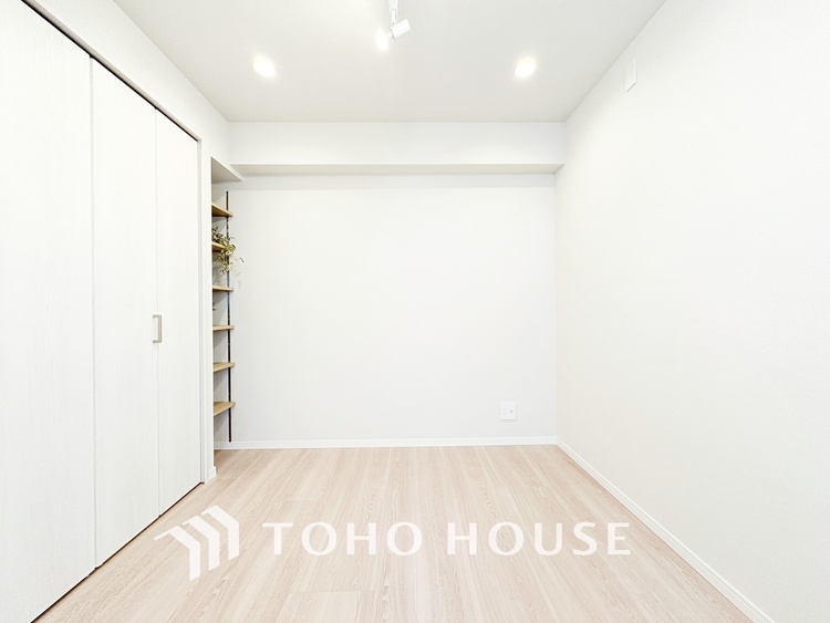 内装 【PRIVATE ROOM】◆快適◆な暮らしに不可欠な収納スペース。快適さとともに思い出も詰まっていく。