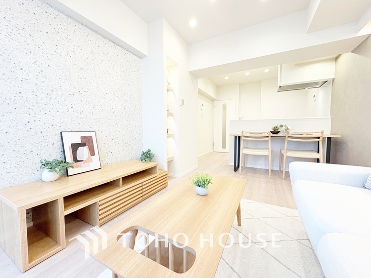 内装 【LIVING】◆扉を◆開くとこの景色。家族の”おかえり”の声が聞こえてきそう。