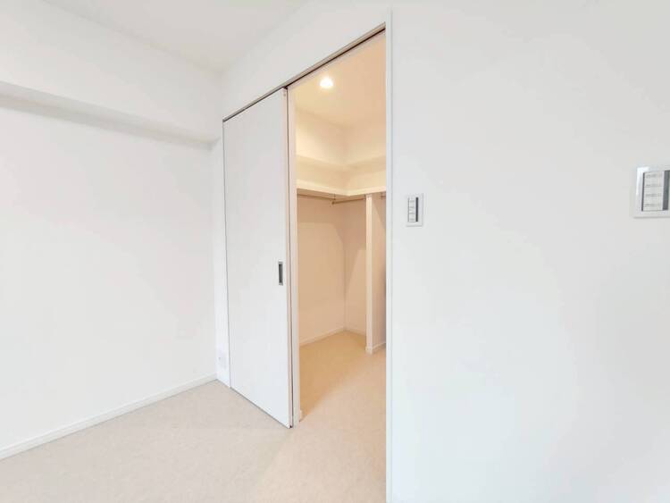 その他 収納スペースが付いていて、お部屋を広く使っていただけます。