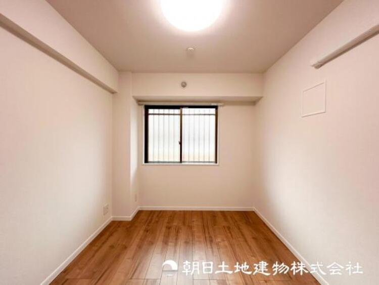 内装 【洋室】一人時間を快適にすごせるように、落ち着いて過ごせる癒しと寛ぎの空間が欲しい。そんな願いを叶えました。