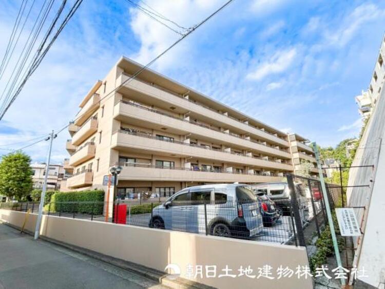 外観 【外観・立地】表現された空間はたくさんの光を浴び、風を感じ、暮らしを豊かにしてくれます。家族の思い出を刻んでいきます。