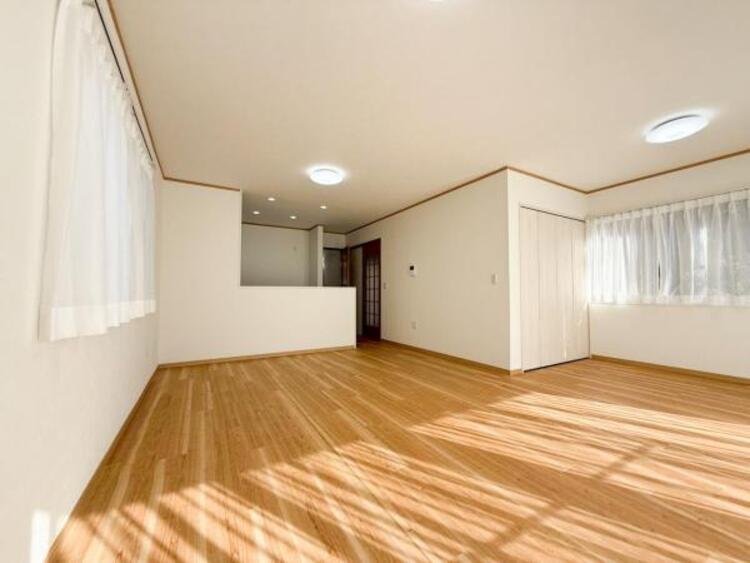 居間 お気軽にお問合せください。