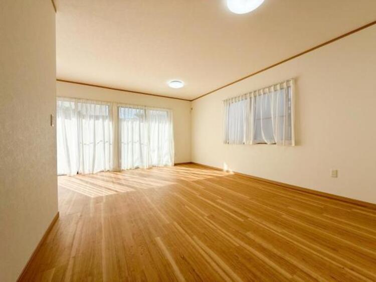 居間 お気軽にお問合せください。