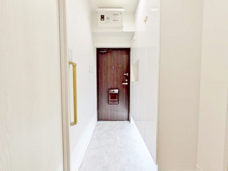 玄関 シューズボックスを完備した玄関です。