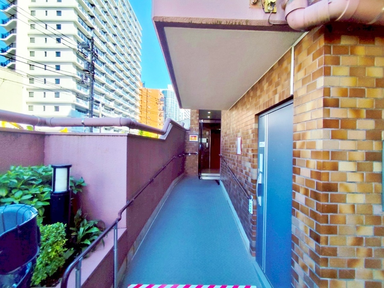 エントランス 外と内をつなぐエントランスは、まさに顔となる場所。