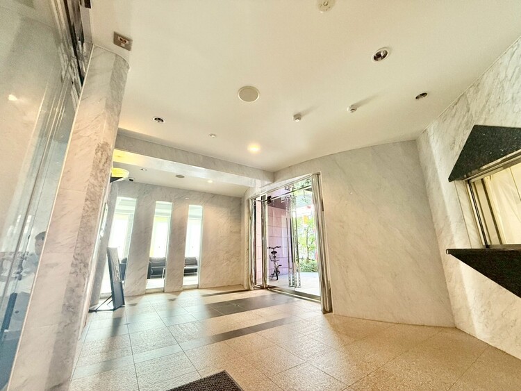 その他 館内は静寂な中が保たれており、管理が行き届いている印象を受けました。