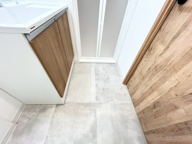 その他 十分な広さの脱衣所。