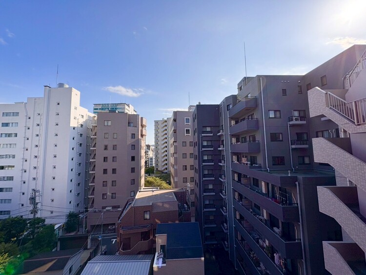 その他 眺望や窓からの景色が良いと、家で過ごす時間も快適です。