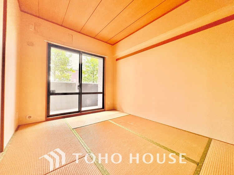 内装 寝室は一日の疲れを癒す大切な空間。快適で落ち着けるおすすめの間取りです。