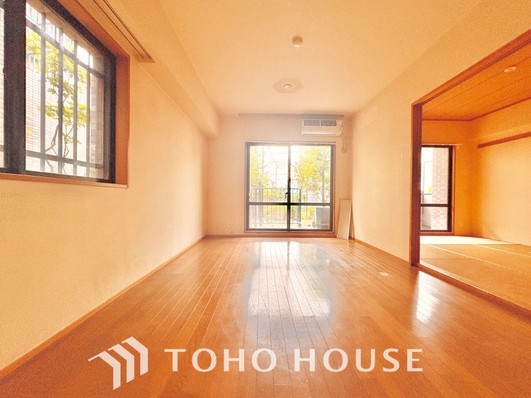 内装 【Private room】感性を育むプライベートルームはシンプルでスマートな空間。好みの空間で読書をしたり、音楽を聞いたりと一人の時間も充実したものにできます。