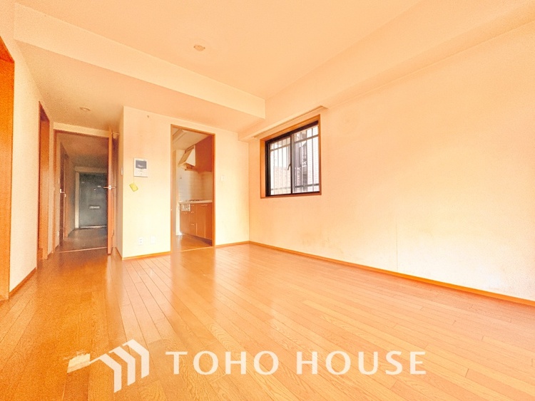 内装 【Private room】感性を育むプライベートルームはシンプルでスマートな空間。好みの空間で読書をしたり、音楽を聞いたりと一人の時間も充実したものにできます。