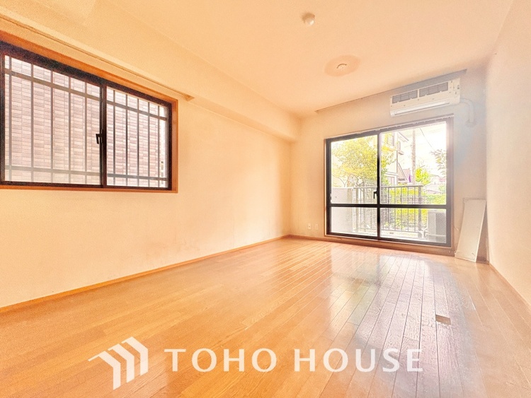 内装 【Private room】感性を育むプライベートルームはシンプルでスマートな空間。好みの空間で読書をしたり、音楽を聞いたりと一人の時間も充実したものにできます。