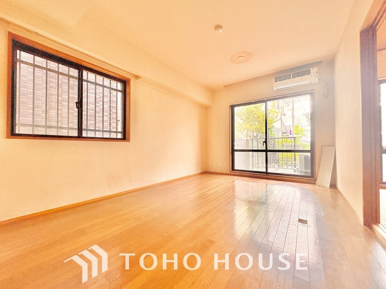 内装 【Private room】感性を育むプライベートルームはシンプルでスマートな空間。好みの空間で読書をしたり、音楽を聞いたりと一人の時間も充実したものにできます。