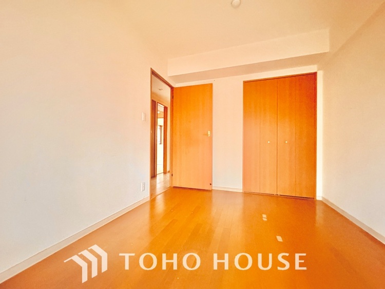 内装 感性を育むプライベートルームはシンプルでスマートな空間。