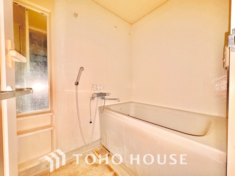 風呂 浴室は一日の疲れを癒す特別な空間。清潔感と快適性で心身ともにリフレッシュできます。