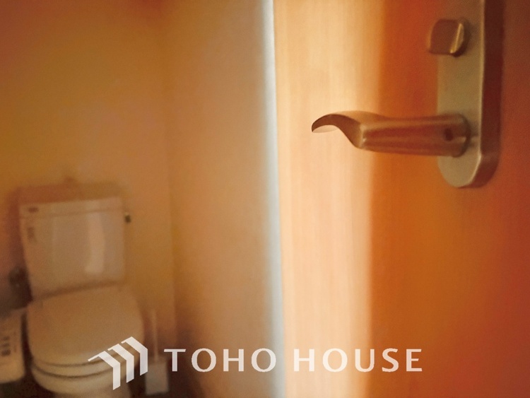 トイレ 清潔感あふれる快適なトイレ。毎日を心地よく過ごせるおすすめポイントです。