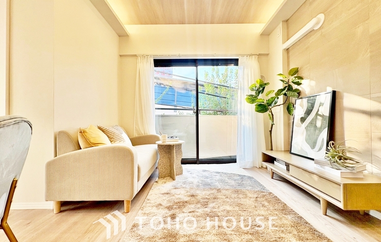 内装 ◆癒しの空間◆室内構成に拘り採光とセンスを散りばめた空間。それは『柔らかさ』に似た素敵な居場所。そこに暮らす人のことを考えつくり出したものは『癒し』という心地よい居場所なんだと思う