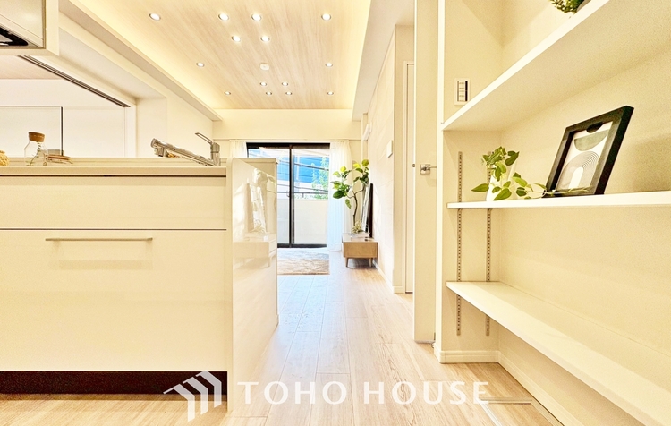 内装 ◆ここに在る◆事も無げに美しく、伝えるには筆舌に尽くし難い。豪華絢爛や華美と言う事ではなく、住まう者にとって暮らし易く心地がいいと言う美しさがこの住まいには込められている。