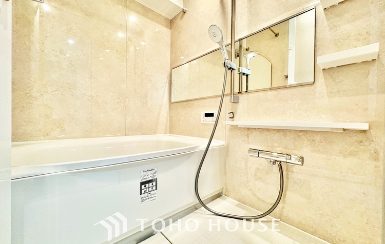 風呂 ◆夏の海の空◆あの頃の夏空のブルースカイ。太陽と潮のかおりが僕の鼻をかすめのんびりとしたリゾート地の情景が思い浮かぶ。心地よい夏の思い出のかおりを。