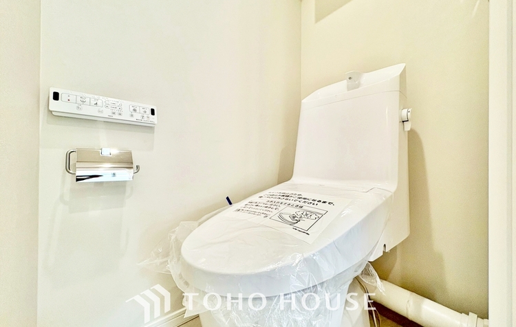 トイレ ◆海の向こうへ沈む夕日◆オレンジ色の光は大人になった今の僕にはわかる。1日の終わりを伝えに来たわけではなく、また明日が来る方へ導いてくれた事を。