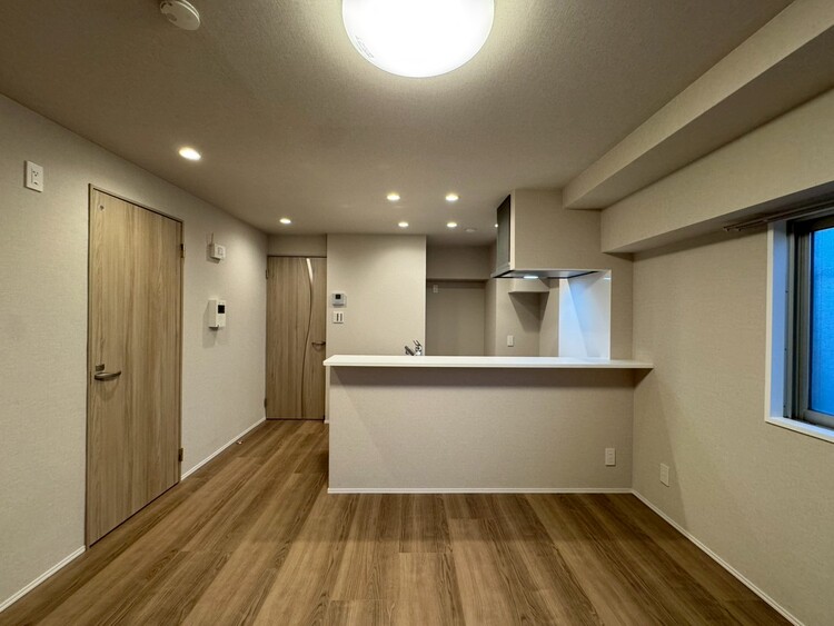 居間 通風・採光に優れ、心地よい光と風が溢れています。