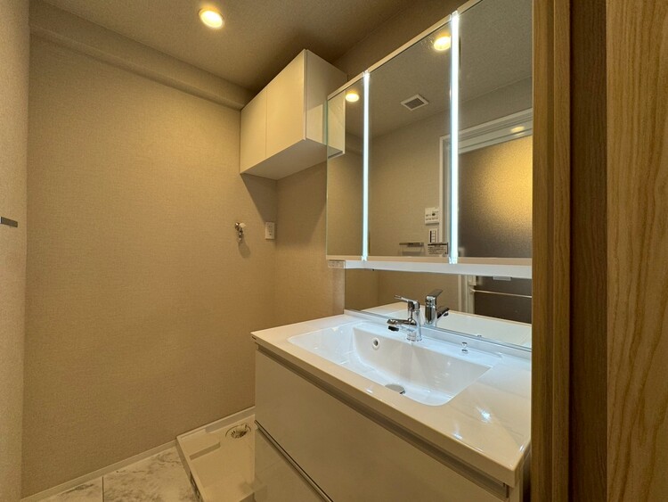 洗面 清潔感を感じられる洗面化粧台。