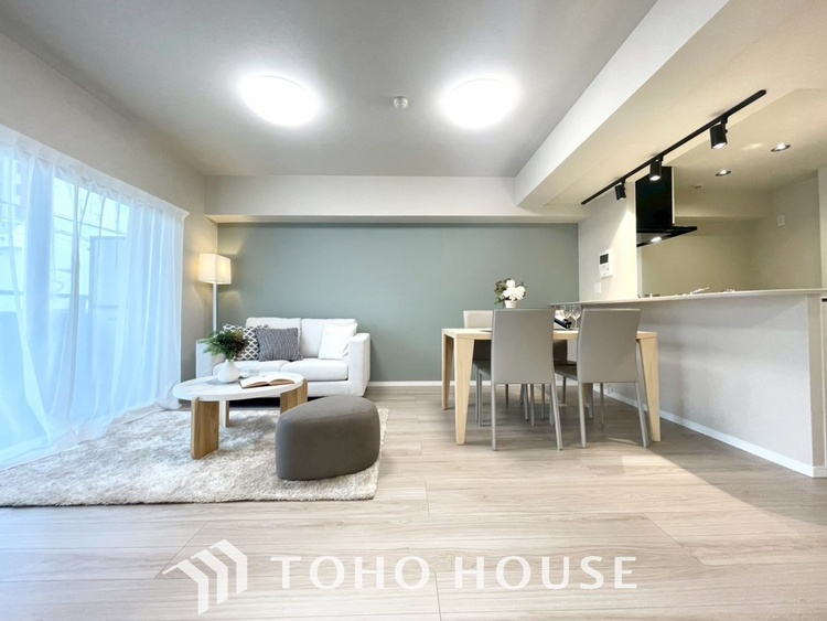 内装 【LIVING】◆煌びやか◆愛おしい家族との団欒の時間をより一層幸せなものに感じさせる煌びやかなLDK。輝かしい毎日が待っています。