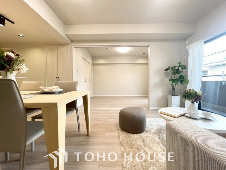 内装 【LIVING】◆住む喜び、楽しさ、感動◆を君と共有したい。いつまでもずっと家族を見渡せるこの広い空間で。