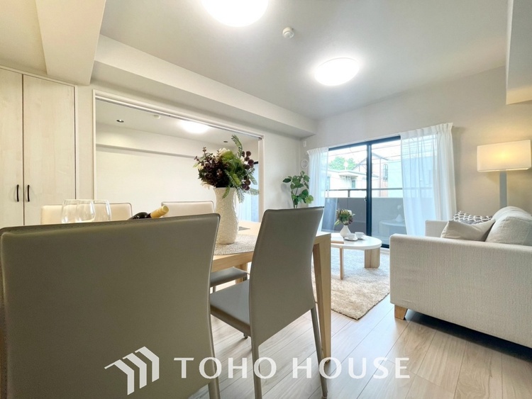 内装 【LIVING】◆Sunshine◆光が燦々と入り、いるだけで気持ちいい。「開放的でゆとりあるお部屋です。」