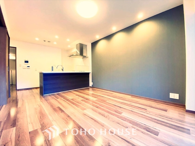 内装 【LIVING】◆住む喜び、楽しさ、感動◆を君と共有したい。いつまでもずっと家族を見渡せるこの広い空間で。