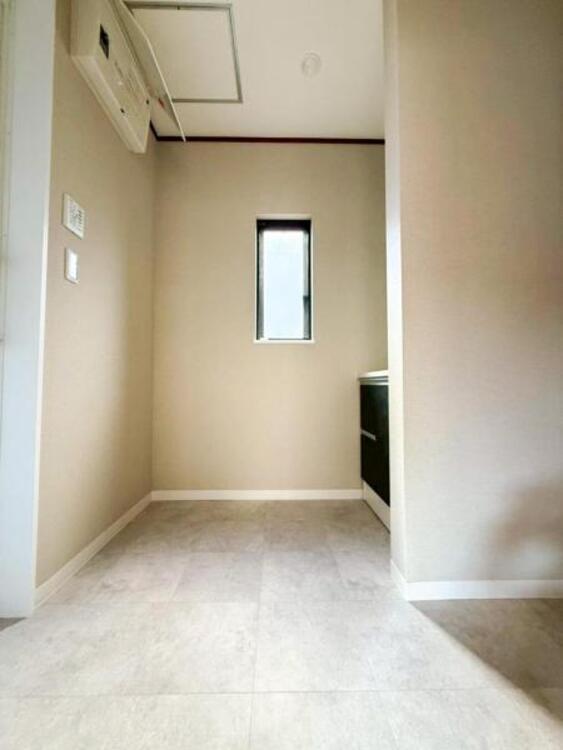 洗面 【洗面・脱衣所】使用頻度の高い場所だからこそ便利な空間に。多人数での使用も考えた便利な空間です 