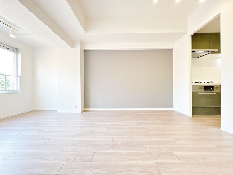 居間 居心地の良い空気感は、暮らしのステージを彩り、心からのやすらぎと満足感を与えてくれます。