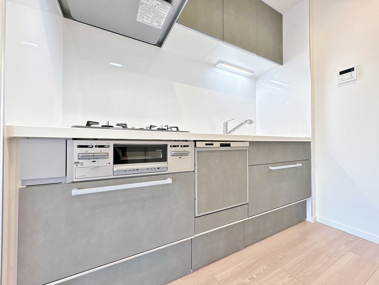 キッチン スマートな意匠と充実の機能を備えたキッチンが、暮らしにおいしい彩りを添えます。