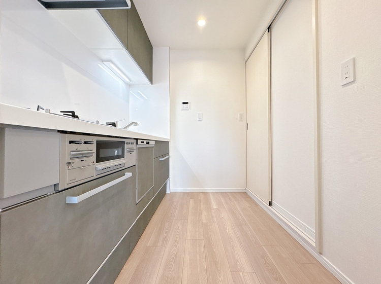 キッチン 洗練されたスタイリッシュなデザイン性と使いやすさを備えた仕様。