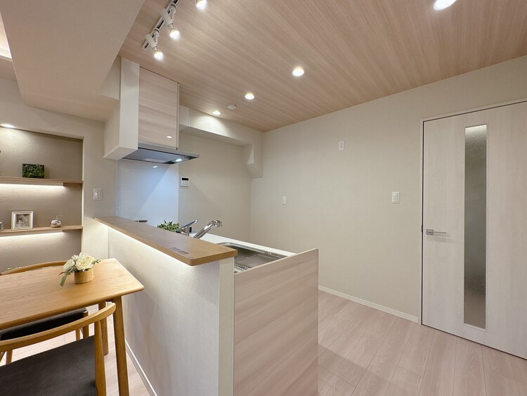 キッチン 洗練されたスタイリッシュなデザイン性と使いやすさを備えた仕様。