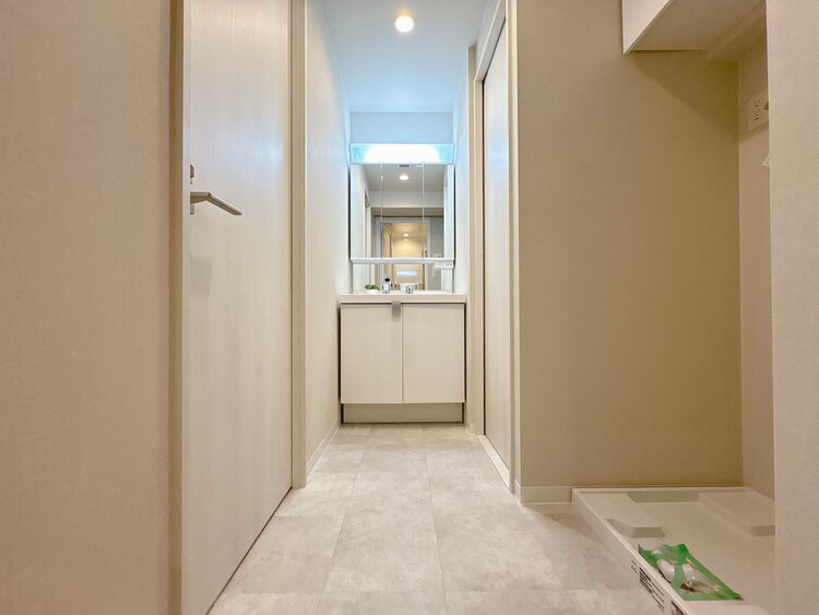 洗面 何かと物が増える場所だからこそ、スッキリと見映えの良い空間に。