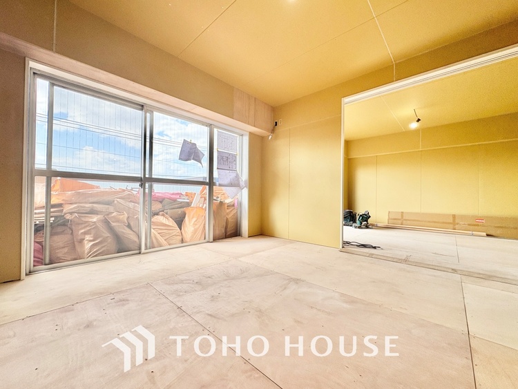 内装 ここにはみんなが集い、食事と楽しい会話が始まる。話に夢中になりすぎて、ついつい時を忘れ夜半過ぎになってしまう。そんな束の間の幸せを感じさせてくれる場所でありたい。