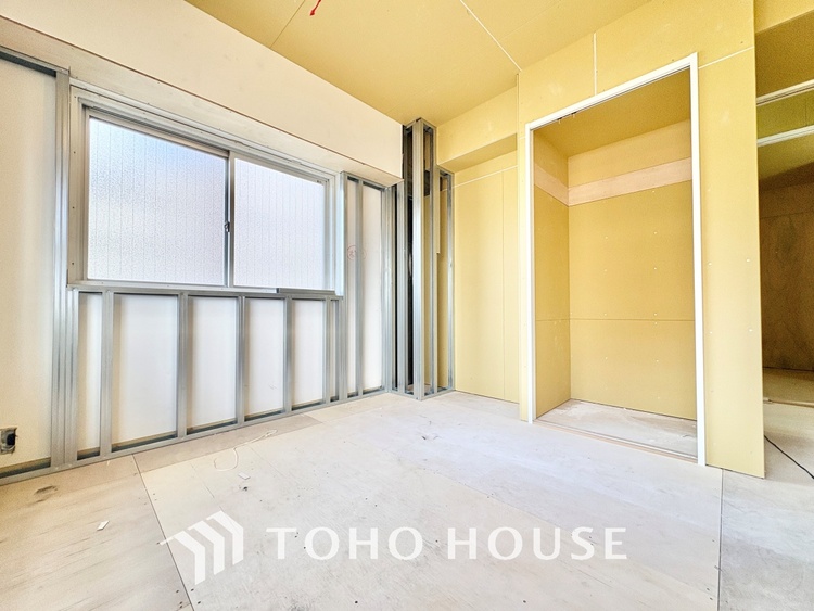 内装 プライベートルームはシンプルでスマートな空間。好みの空間で読書をしたり、音楽を聞いたりと一人の時間も充実したものにできます。