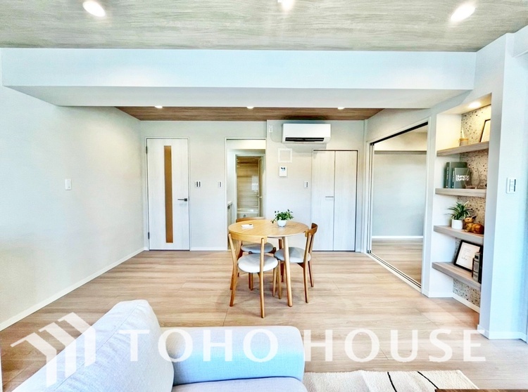 内装 叶えたかったのは落ち着きのあるナチュラルな風合い、そして開放感があるリビング。