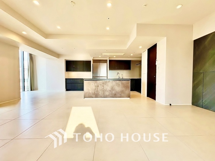 内装 愛しさと、切なさと、心強さと。いつもそばで共感してくれる、恋人のような存在。そんな部屋で生きて行きたい。