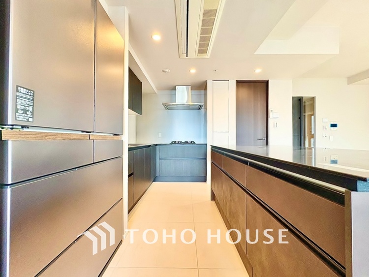 キッチン インテリアだけでなく、毎日のお料理を楽しく、軽やかにする多彩な設備・仕様。