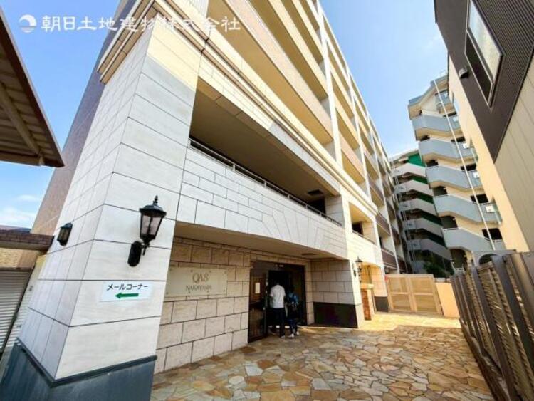 エントランス 【エントランス】重厚感の溢れるエントランスはマンションの顔！