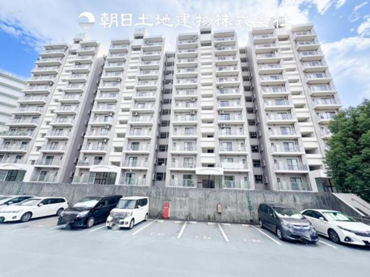 外観 表現された空間はたくさんの光を浴び、風を感じ、暮らしの時間を豊かにしてくれます。