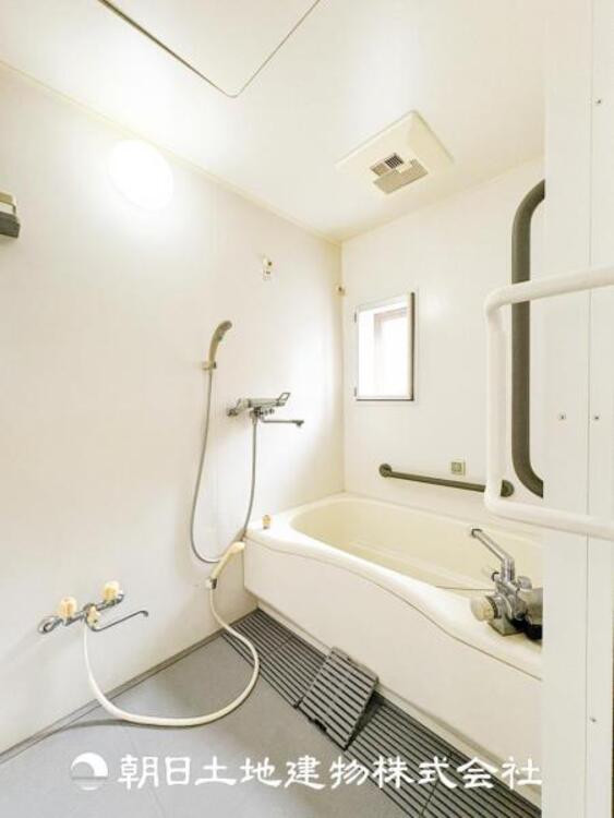 風呂 1日の疲れを癒すバスタイム。心地よいリラックスを叶える独立した美しい空間です。