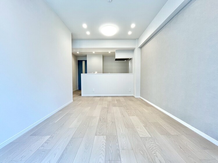 居間 居心地の良い空気感は、暮らしのステージを彩り、心からのやすらぎと満足感を与えてくれます。