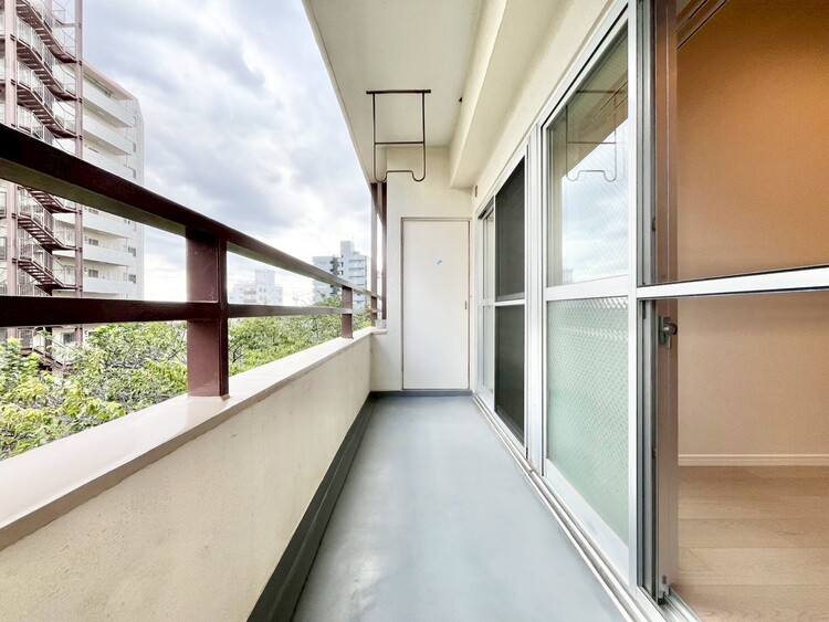 バルコニー 暮らしの中で、光と風を演出してくれるバルコニー。