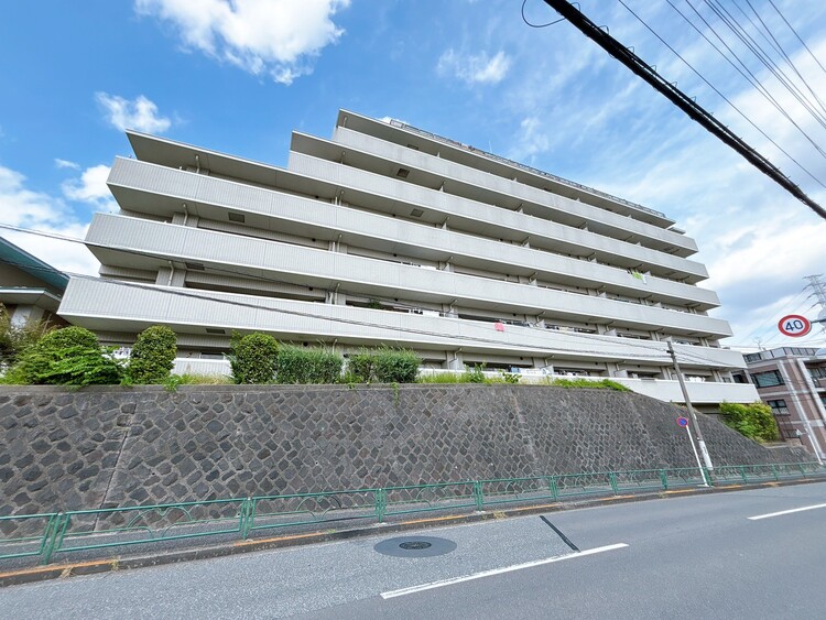 外観 現地に足をお運びいただいた際には、周辺散策などをお勧めいたします。