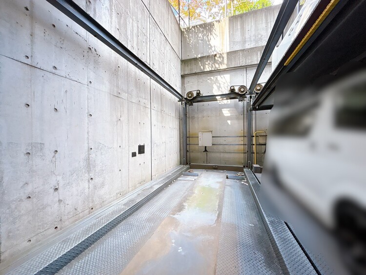 駐車場 本物件の駐車スペースです。車種制限のある場合もございますので、お気軽にお問い合わせくださいませ。