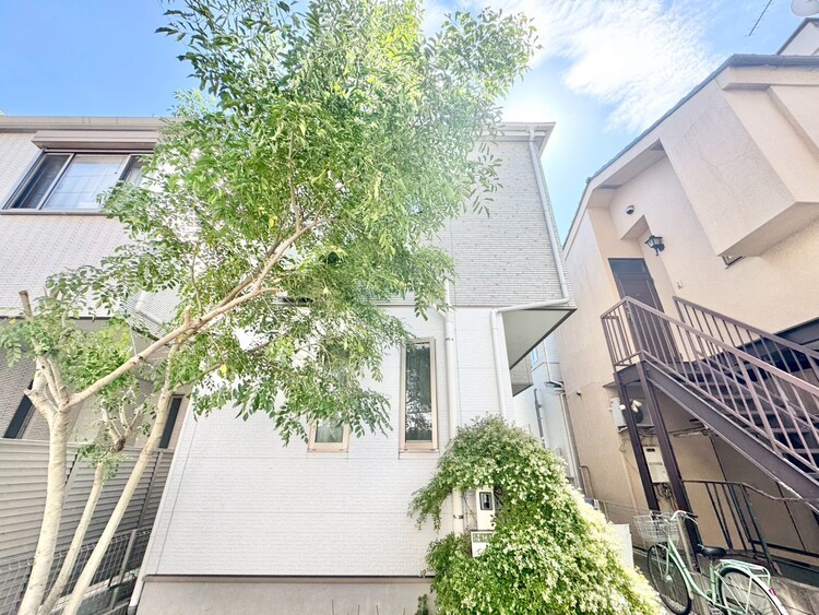 外観 現地に足をお運びいただいた際には、周辺散策などをお勧めいたします。