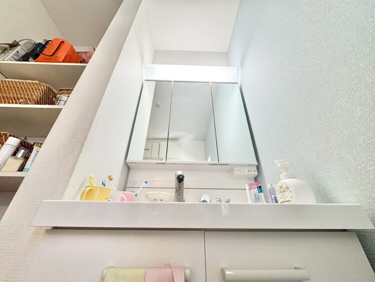 洗面 何かと物が増える場所だからこそ、スッキリと見映えの良い空間に。
